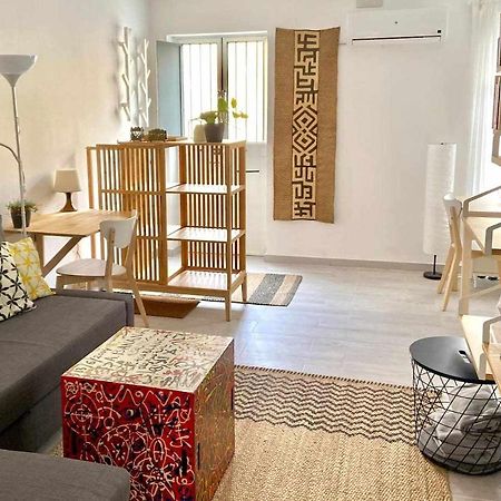 Monkeys Apartments Los Viajantes เซบีญา ภายนอก รูปภาพ